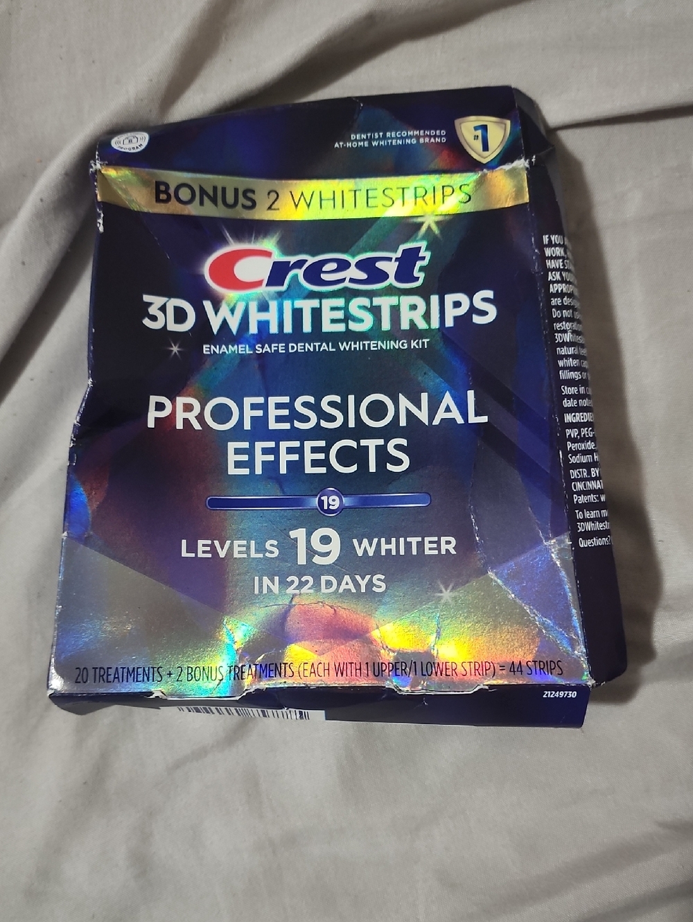 Crest 3D Whitestrips Professional Effects - Blue and Holographic